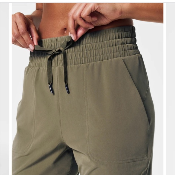 NWT Spanx On the Move Tapered Pant, Size L, Regular, Tuscan Olive - Picture 3 of 5